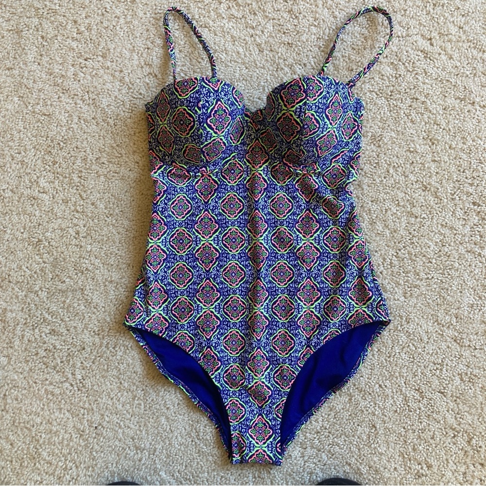NWT Old Navy medium one piece suit, Blue